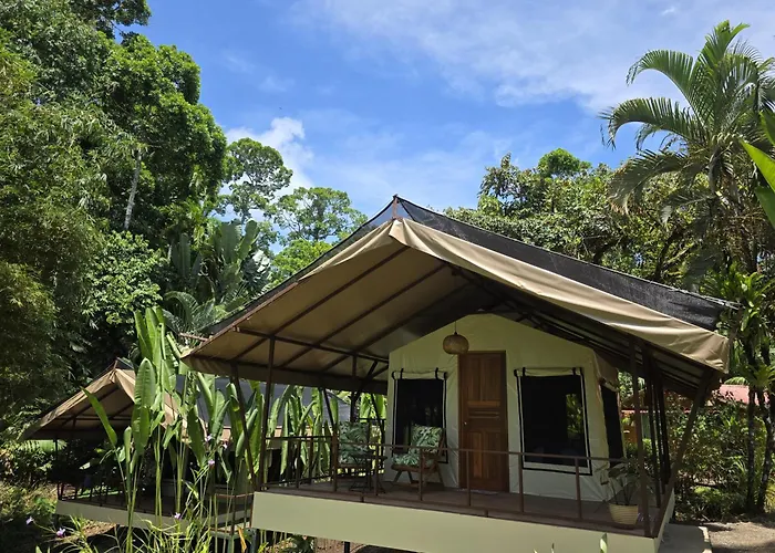 Las Caletas Lodge