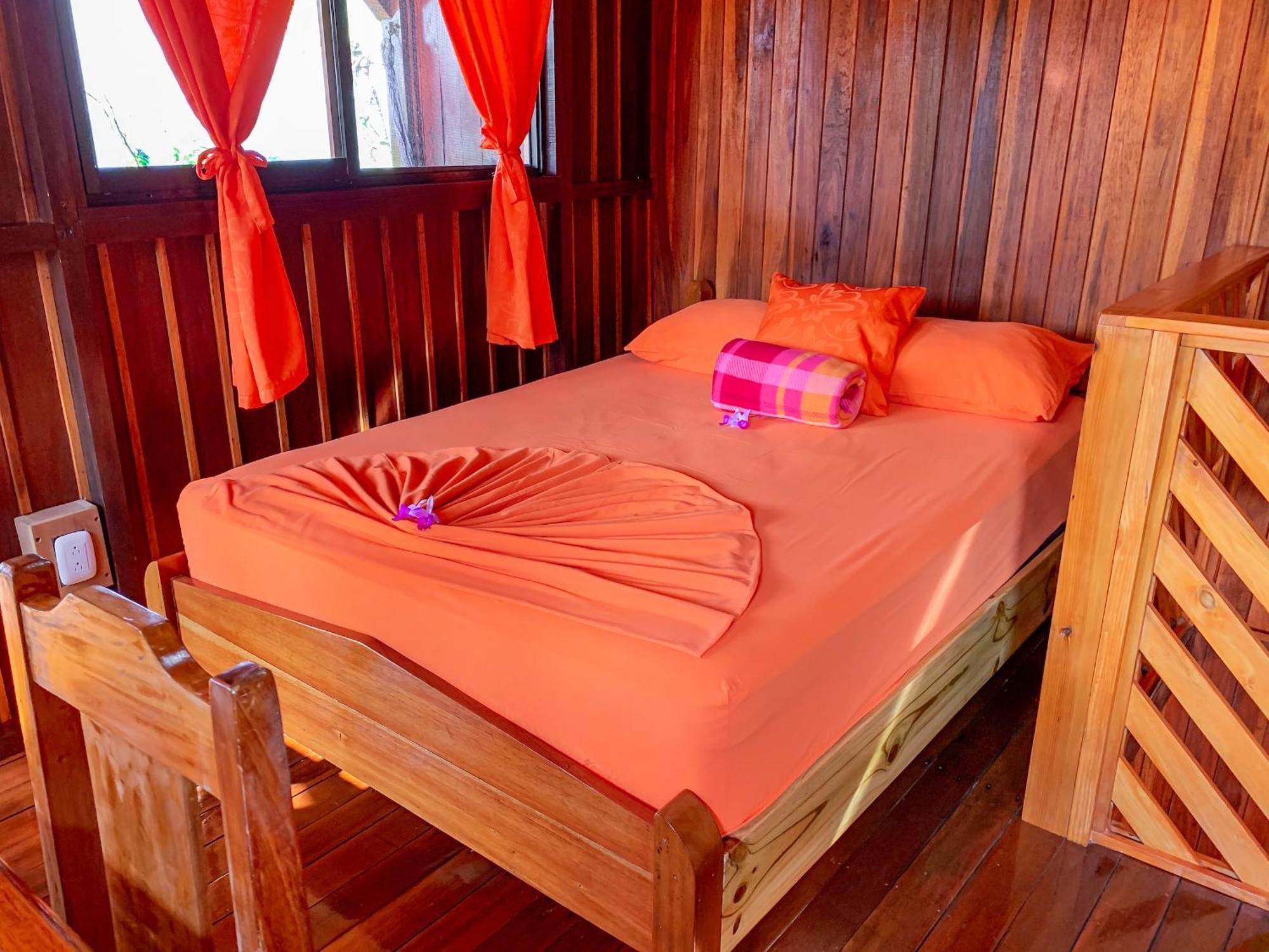 Caletas Lodge