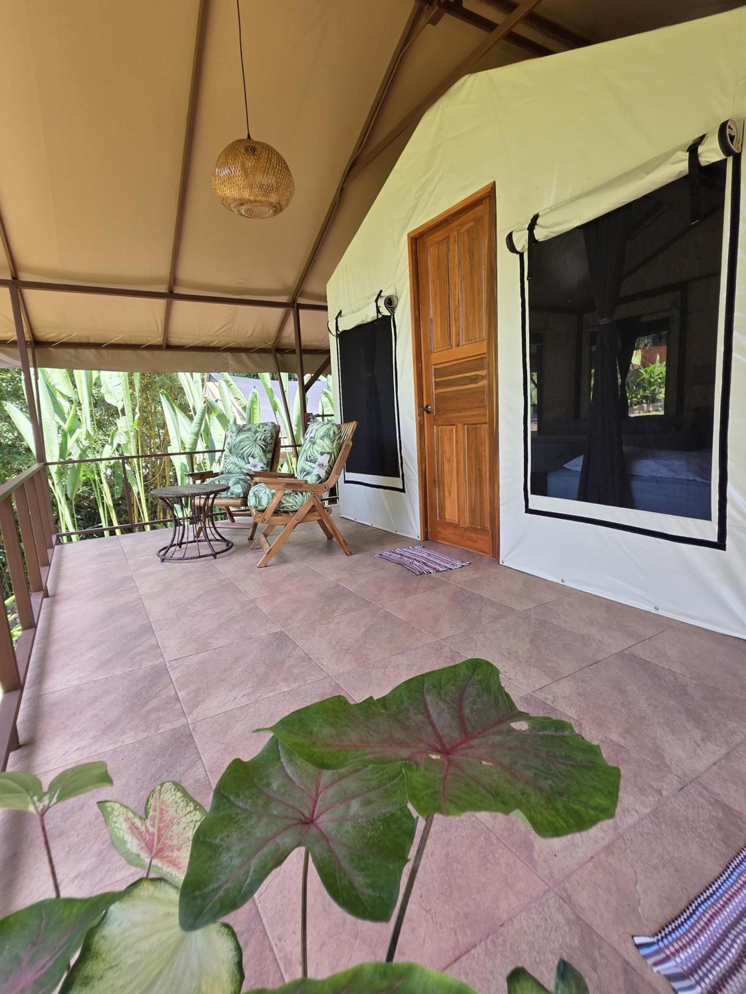 Caletas Lodge *